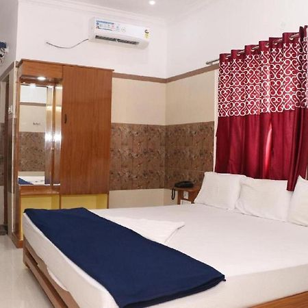Saravanas Lodge Tiruchchendūr Zewnętrze zdjęcie