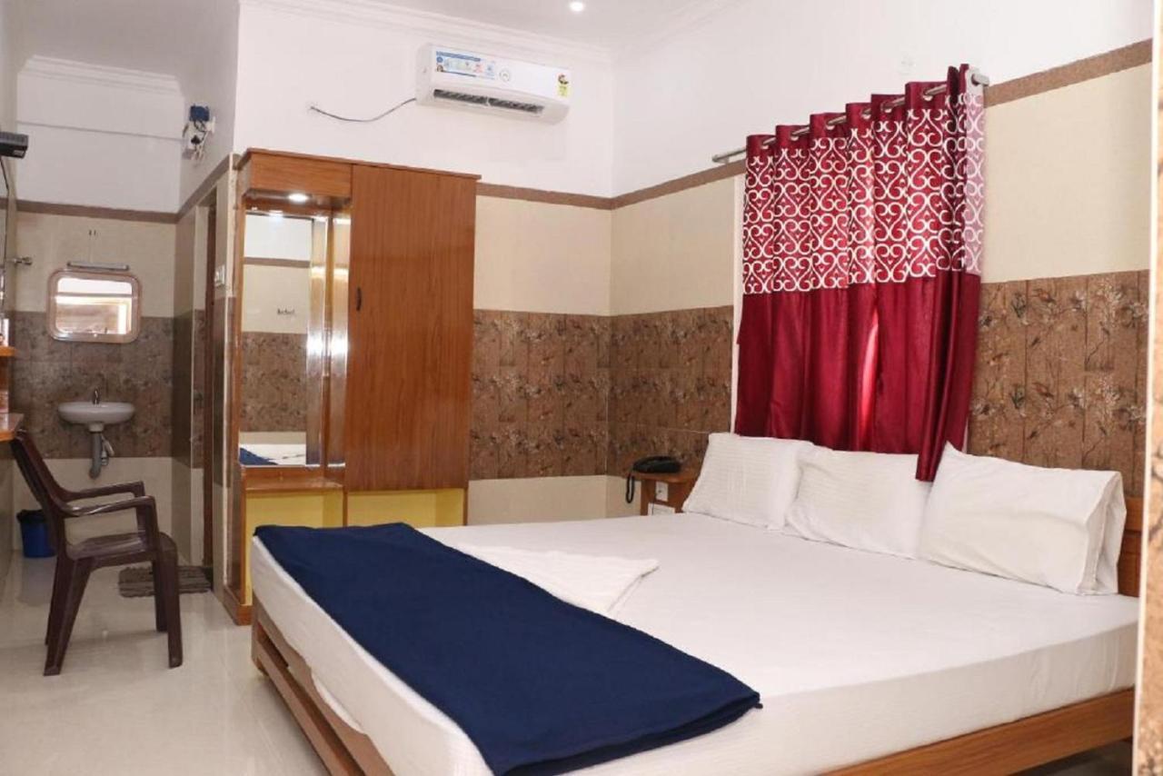 Saravanas Lodge Tiruchchendūr Zewnętrze zdjęcie