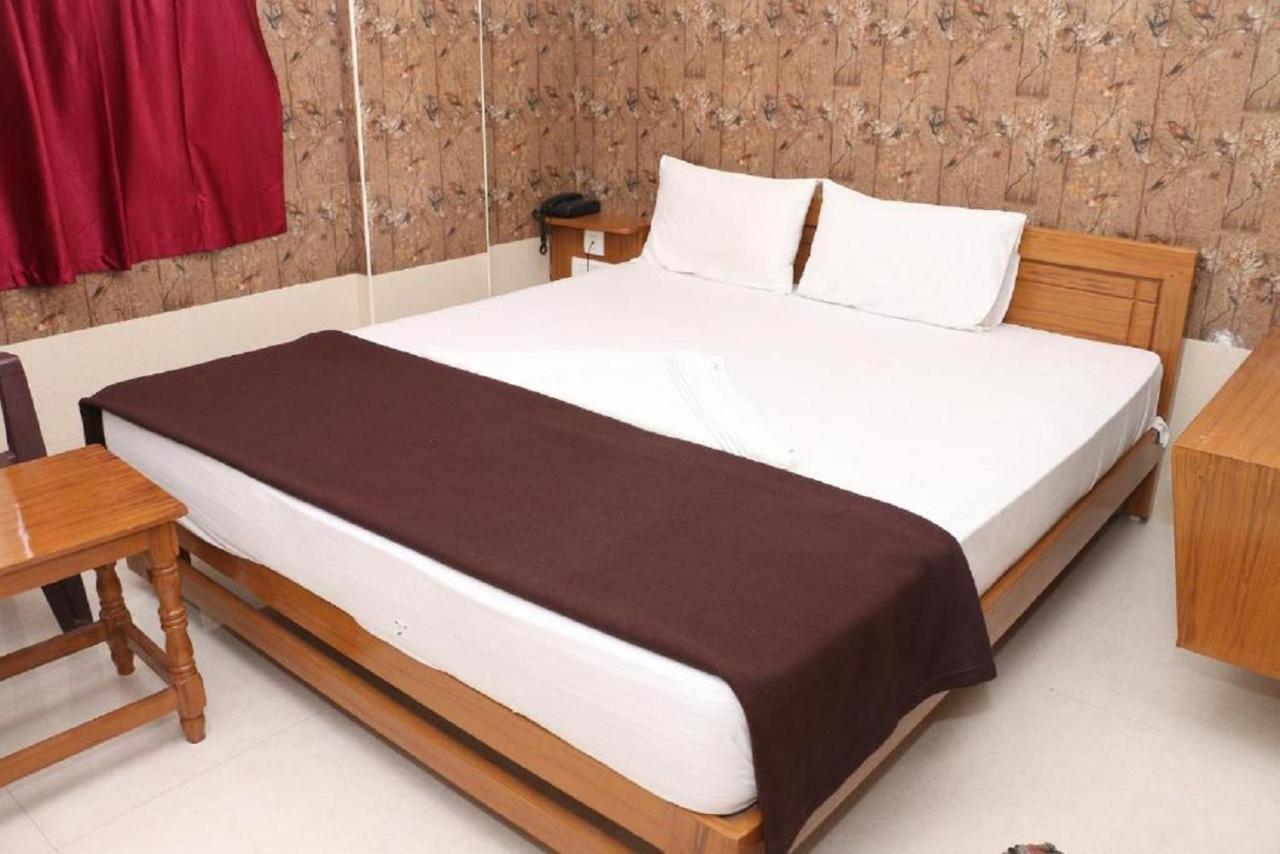 Saravanas Lodge Tiruchchendūr Zewnętrze zdjęcie
